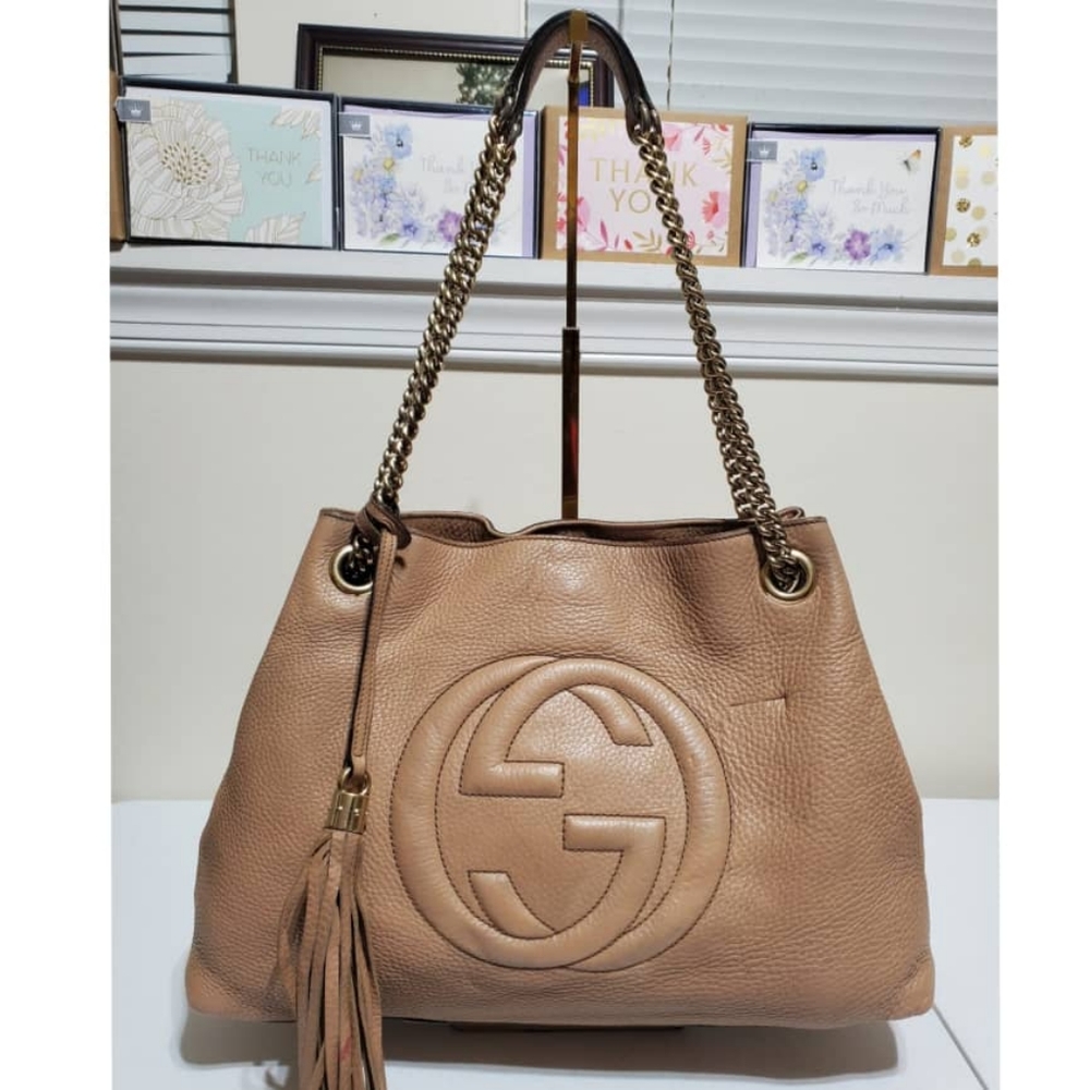 GUCCI Beige Pebbled Leather Soho Chain Tote Bag